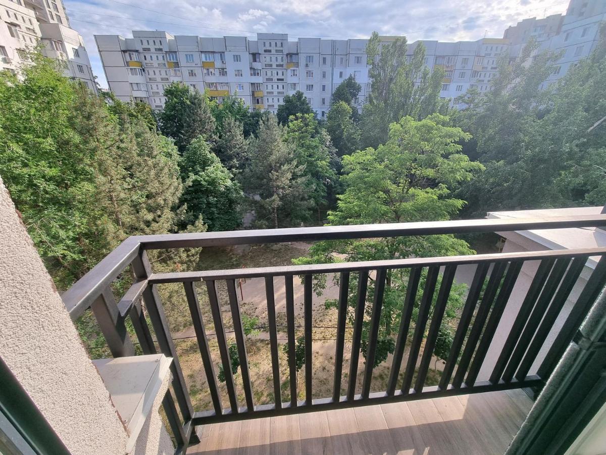 Center, Albisoara Str., 1Bedroom And Living With Balcony Chisinau Bagian luar foto