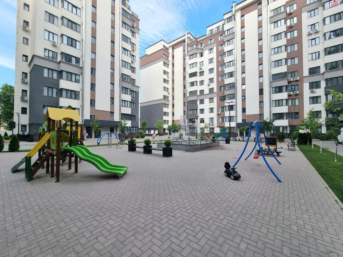 Center, Albisoara Str., 1Bedroom And Living With Balcony Chisinau Bagian luar foto