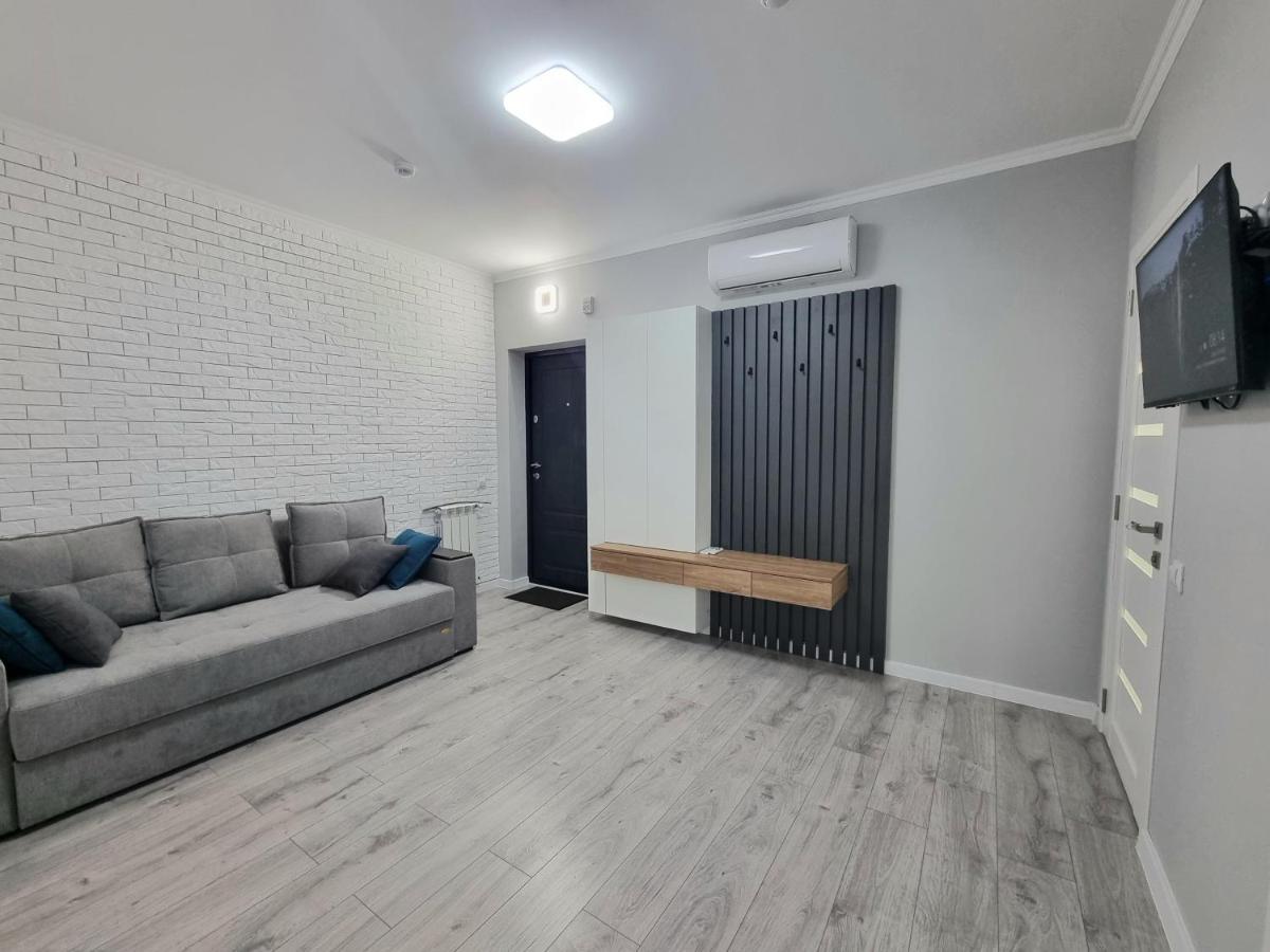 Center, Albisoara Str., 1Bedroom And Living With Balcony Chisinau Bagian luar foto