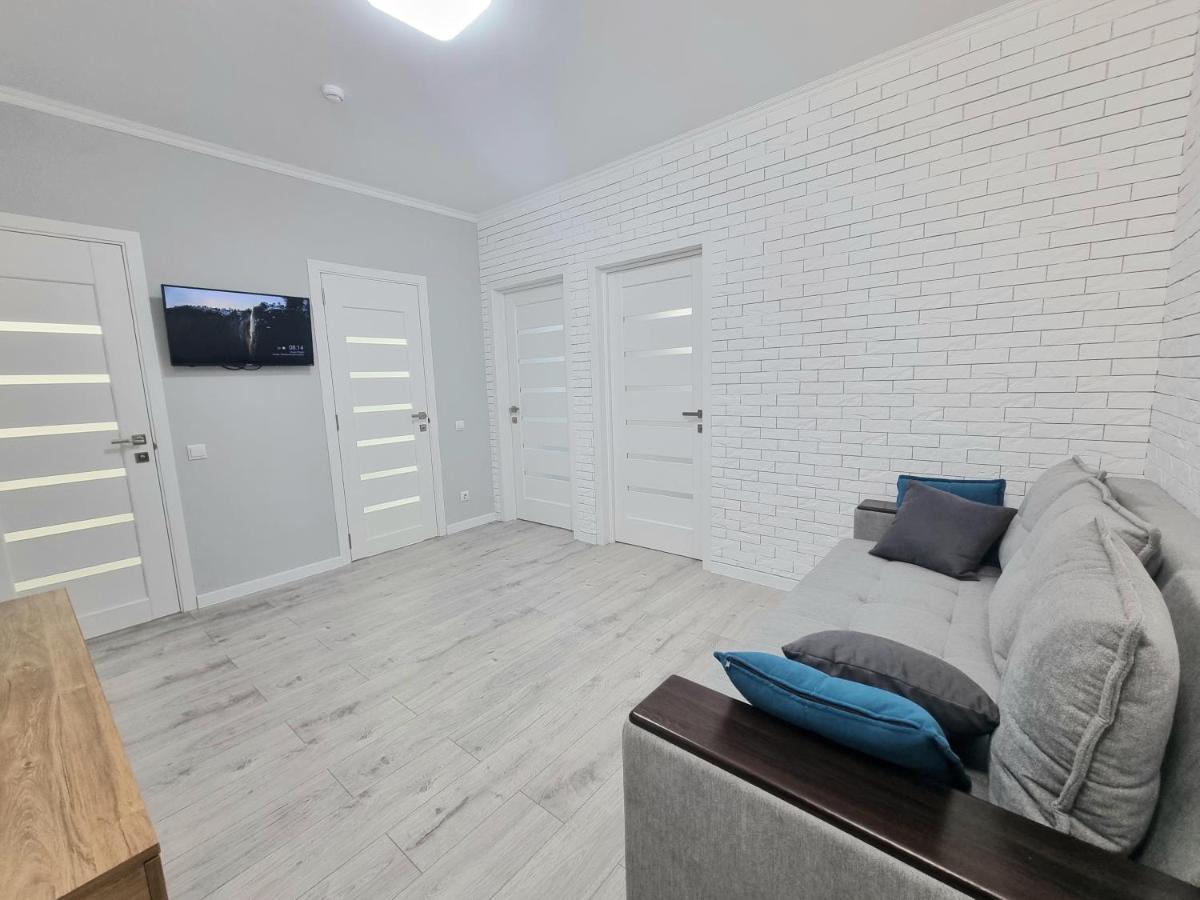 Center, Albisoara Str., 1Bedroom And Living With Balcony Chisinau Bagian luar foto